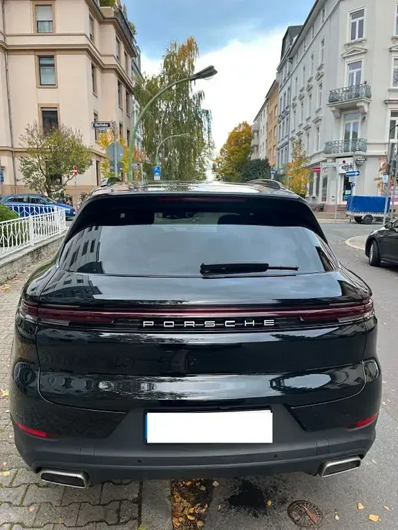 Second-hand Porsche Cayenne 354 CP (260 kW) 2024 Negru SUV