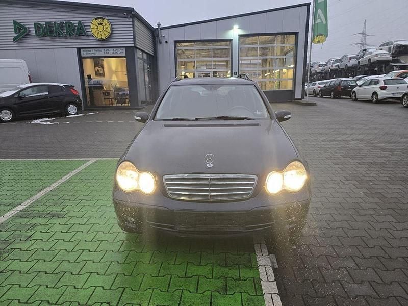 Gebraucht Mercedes C180 143 PS (105 kW) 2006 Blau Kombi