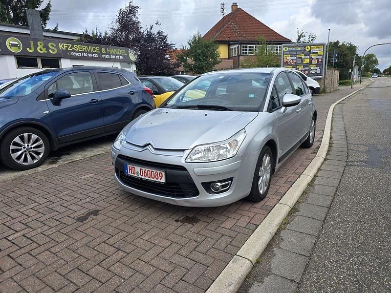 Grau Gebraucht 2010 Citroën C4 Tendance Limousine | 2.900 € (Fairer Preis) - Bild 1/4
