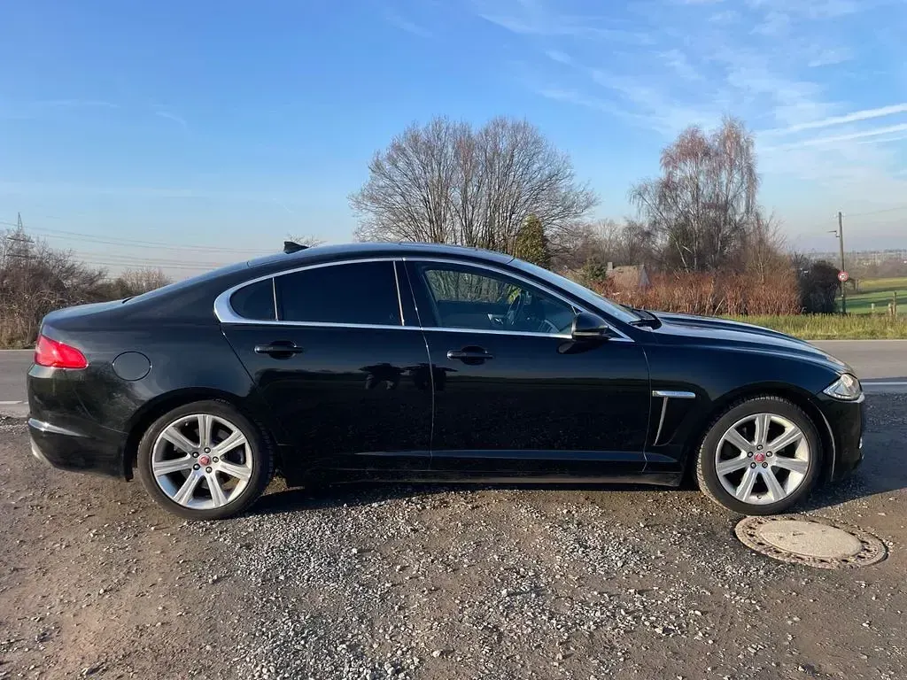 Używany Jaguar XF 241 KM (177 kW) 2015 Czarny Sedan/Limuzyna