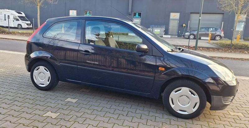 Gebraucht Ford Fiesta 60 PS (44 kW) 2004 Blau Kleinwagen