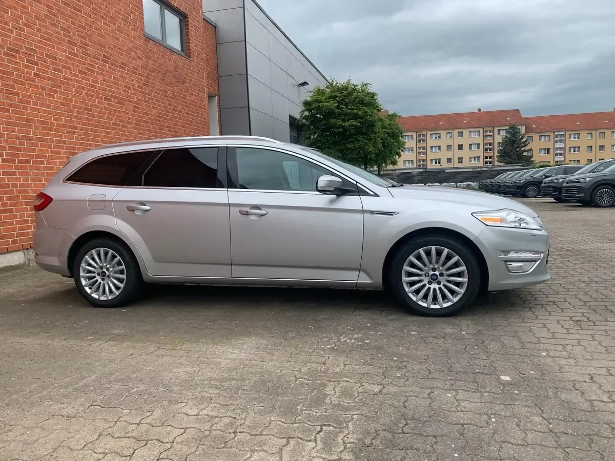 Gebraucht Ford Mondeo 200 PS (147 kW) 2012 Silber Kombi