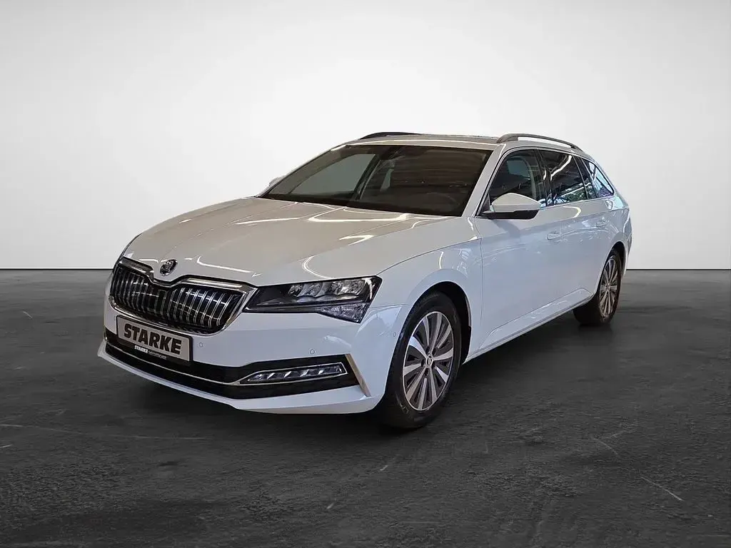 Gebraucht Skoda Superb Ambition 218 PS (160 kW) 2022 Weiß Kombi
