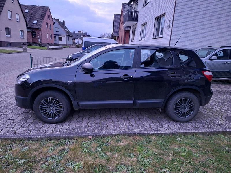 Schwarz Gebraucht 2012 Nissan Qashqai SUV | 7.000 € - Bild 1/4