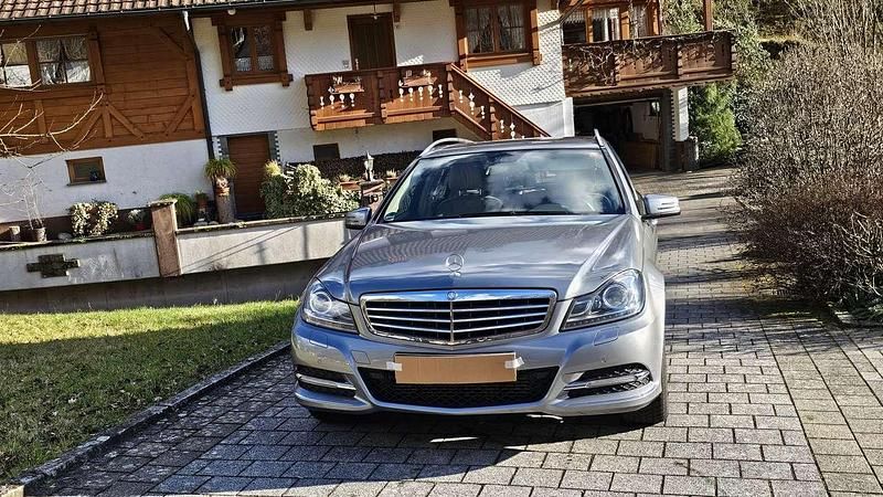 Gebraucht Mercedes C200 136 PS (100 kW) 2011 Silber Kombi