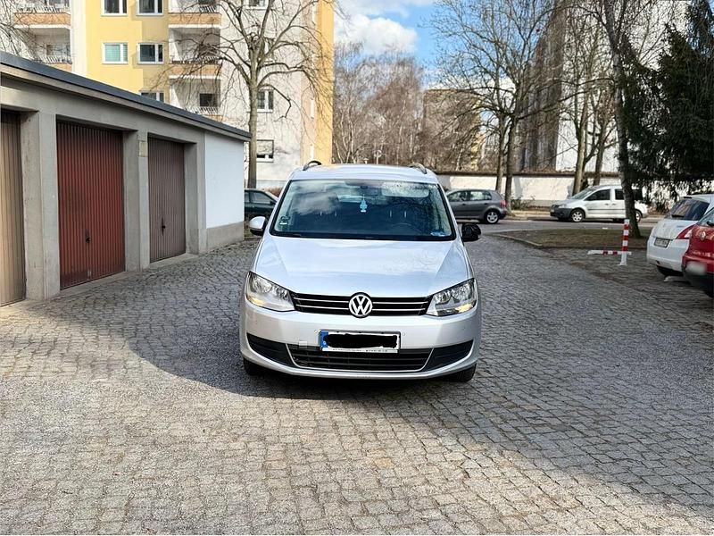 Gebraucht VW Sharan 140 PS (102 kW) 2012 Silber Van / Kleinbus
