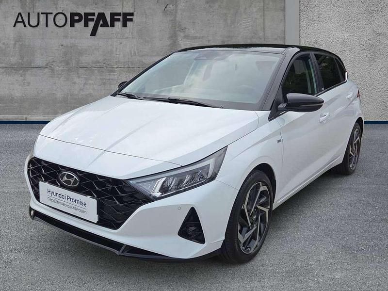 Polar white/ black Gebraucht 2021 Hyundai i20 Prime Kleinwagen | 13.890 € (Guter Preis) - Bild 1/4