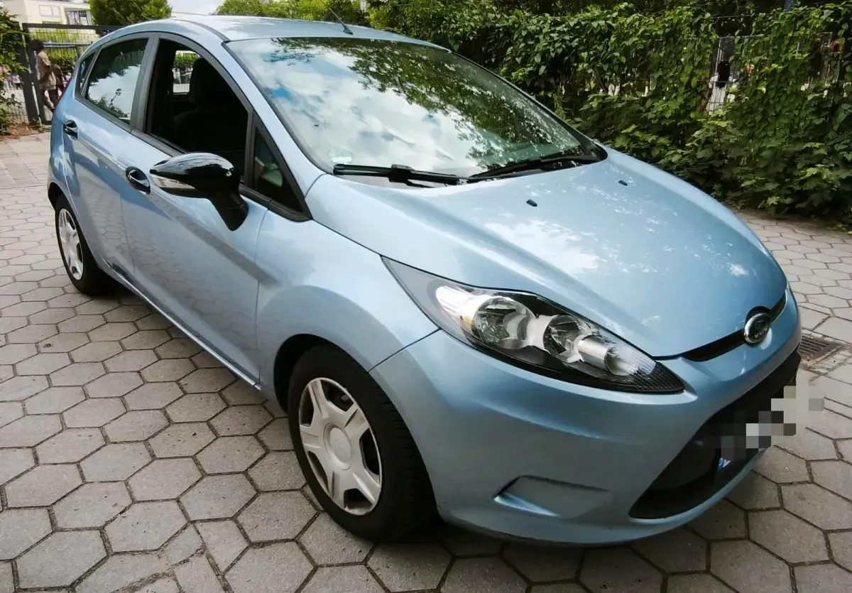 Gebraucht Ford Fiesta 95 PS (69 kW) 2010 Blau Kleinwagen