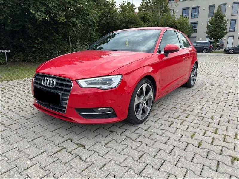 Gebraucht Audi A3 S-Line 150 PS (110 kW) 2012 Rot Limousine