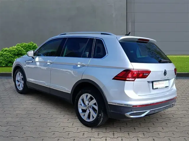 Gebraucht VW Tiguan Elegance 150 PS (110 kW) 2023 Silber SUV