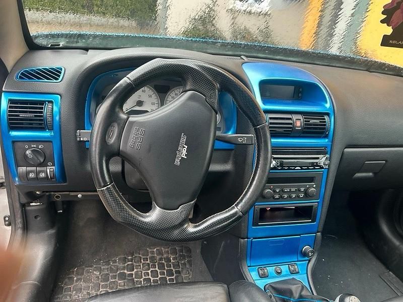 Gebraucht Opel Astra 145 PS (106 kW) 2002 Silber Coupé