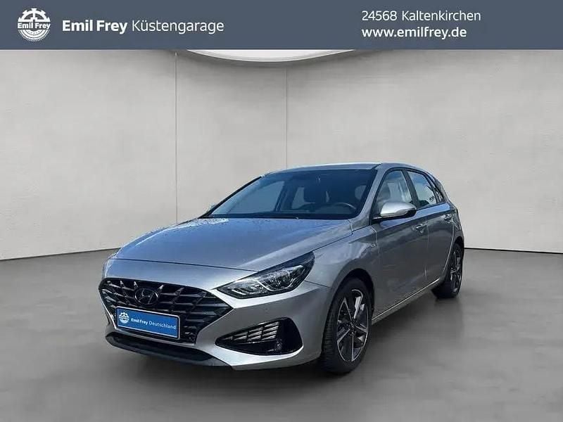 Silber Gebraucht 2023 Hyundai i30 Trend Limousine | 17.950 € (Fairer Preis) - Bild 1/4