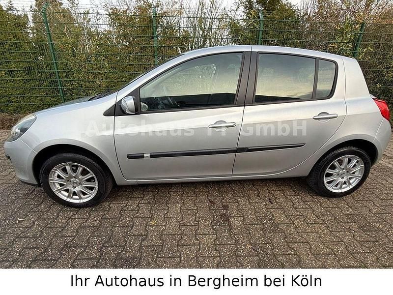 Gebraucht Renault Clio II Campus 75 PS (55 kW) 2007 Silber Limousine