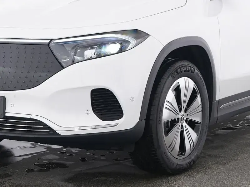 Gebraucht Mercedes EQA250 Advanced 140 kW (191 PS) 2025 Unilack polarweiß SUV