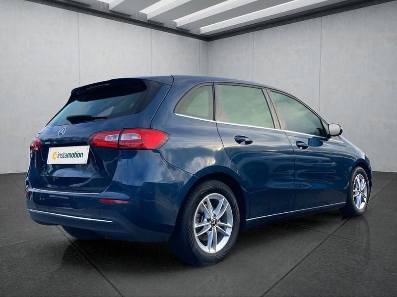 Gebraucht Mercedes B200 150 PS (110 kW) 2019 Blau Van / Kleinbus