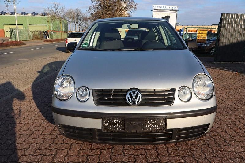 Gebraucht VW Polo Comfortline 64 PS (47 kW) 2003 Silber Kleinwagen