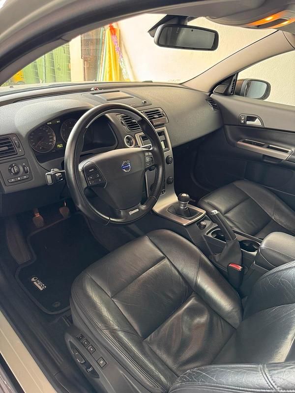 Gebraucht Volvo C30 Summum 220 PS (161 kW) 2009 Weiß Kleinwagen