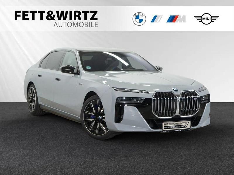 Brooklyn grau metallic Gebraucht 2024 BMW M760e Sport Line Limousine | 126.888 € (Etwas zu teuer) - Bild 1/2