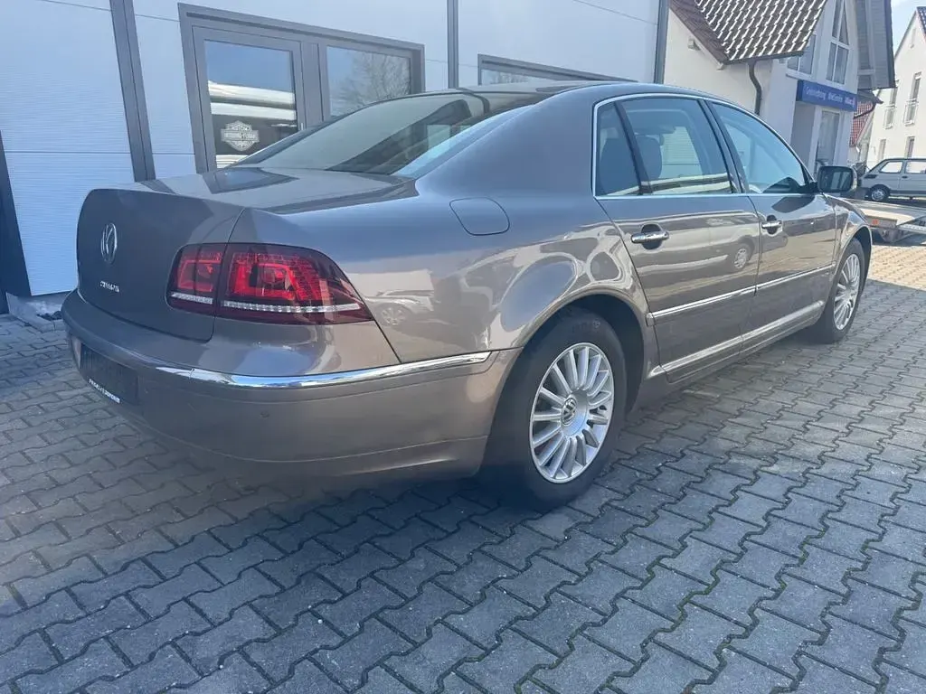 Gebraucht VW Phaeton 239 PS (175 kW) 2013 Limousine