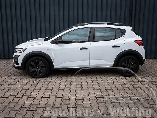 Gebraucht Dacia Sandero Essentiel 91 PS (66 kW) 2024 Gletscherweiss Limousine