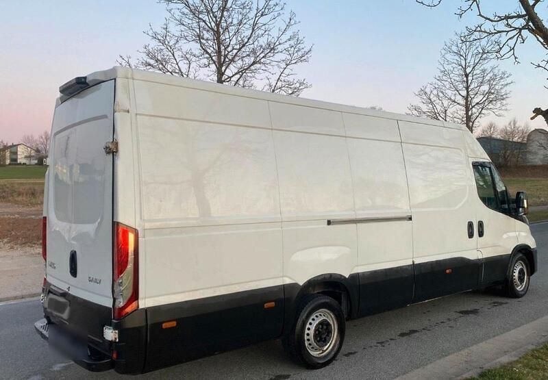 Weiß Gebraucht 2022 Iveco Daily Van / Kleinbus | 9.500 € - Bild 1/4