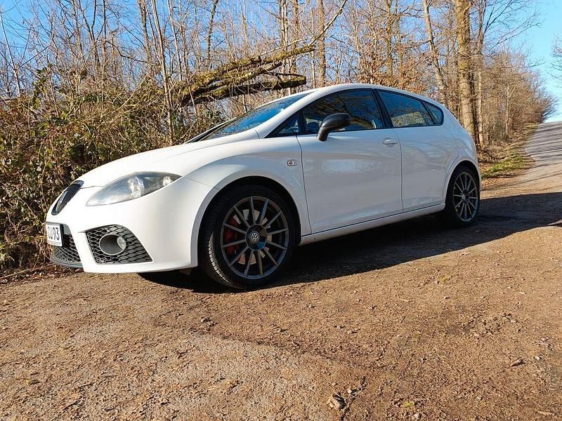 Weiß Gebraucht 2008 Cupra Leon Limousine | 6.700 € (Superpreis) - Bild 1/4