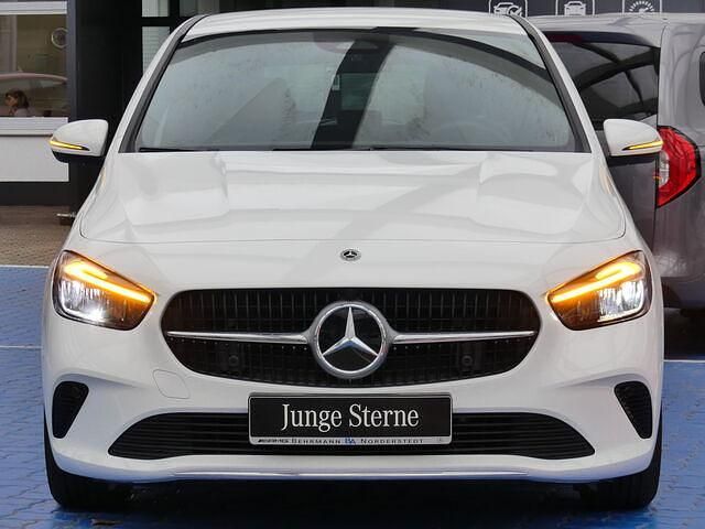 Gebraucht Mercedes B200 Progressive 163 PS (119 kW) 2024 Unilack polarweiß Kleinwagen