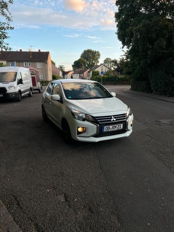 Weiß Gebraucht 2020 Mitsubishi Space Star Top Kleinwagen | 6.399 € (Superpreis) - Bild 1/4