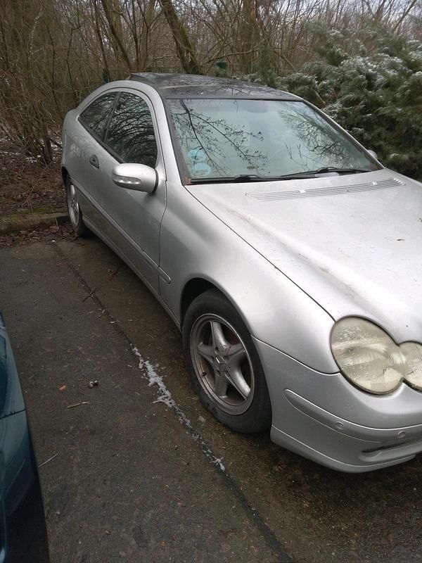 Gebraucht Mercedes C200 165 PS (121 kW) 2001 Kleinwagen