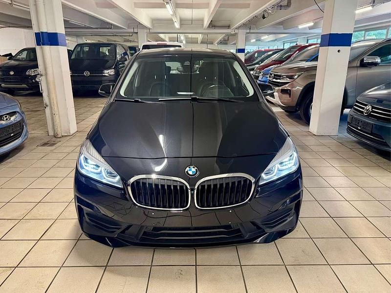 Gebraucht BMW 225 Advantage 136 PS (100 kW) 2020 Saphirschwarz Van / Kleinbus