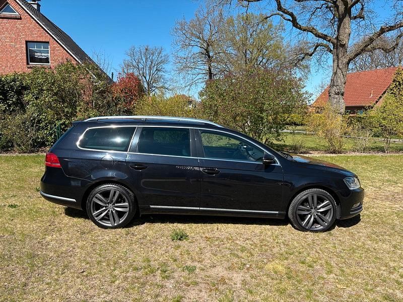 Usata VW Passat Highline 170 CV (125 kW) 2012 Nero Station wagon