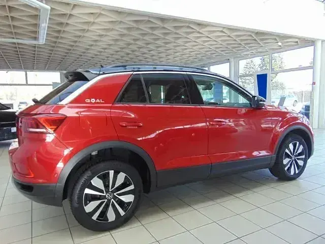 Gebraucht VW T-Roc Life 150 PS (110 kW) 2025 Rot SUV