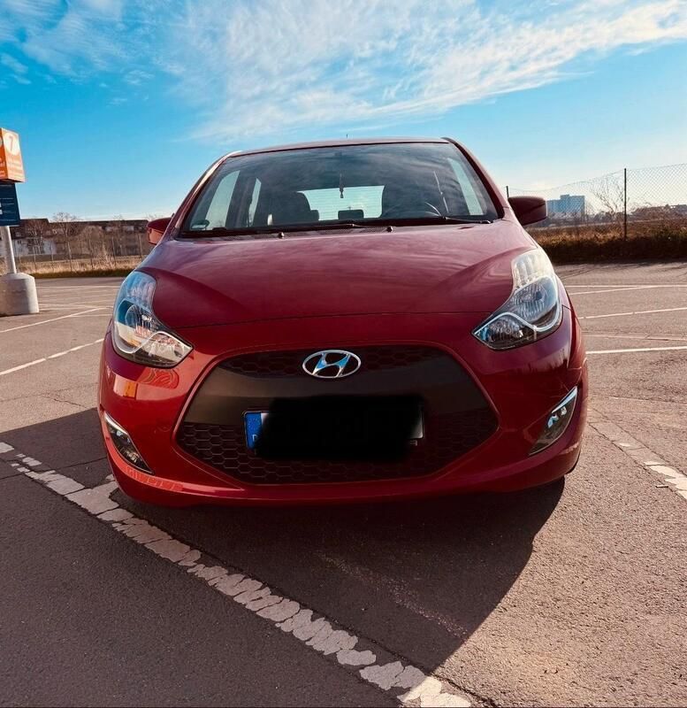 Rot Gebraucht 2017 Hyundai ix20 Van / Kleinbus | 7.200 € (Guter Preis) - Bild 1/4