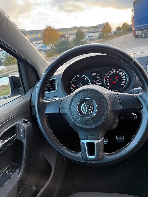 Gebraucht VW Polo 75 PS (55 kW) 2011 Silber Kleinwagen