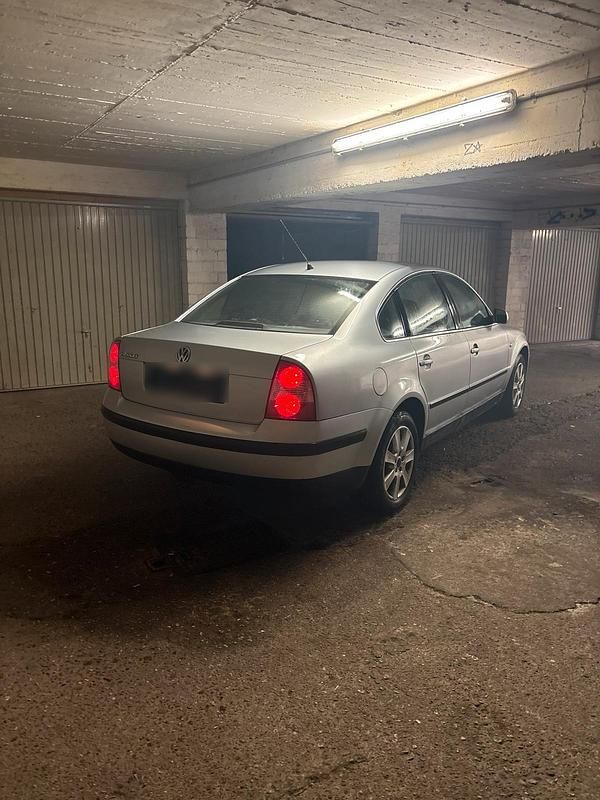 Gebraucht VW Passat 102 PS (75 kW) 2002 Silber Limousine