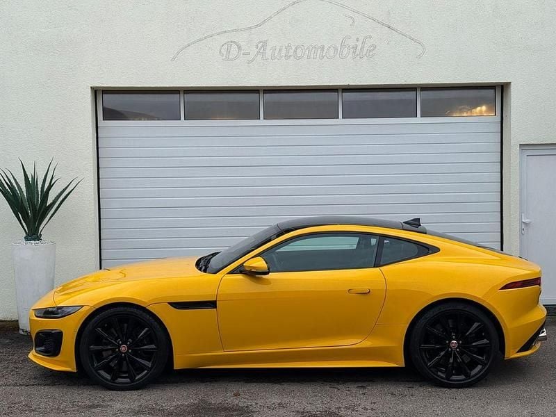 Gebraucht Jaguar F-Type R 575 PS (422 kW) 2022 Gelb