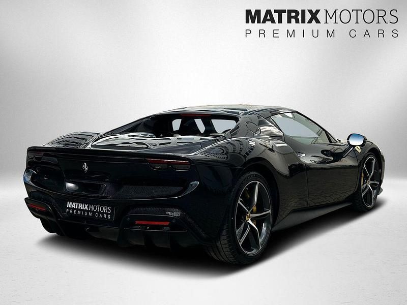 Second-hand Ferrari 296 829 CP (609 kW) 2024 Negru Coupe