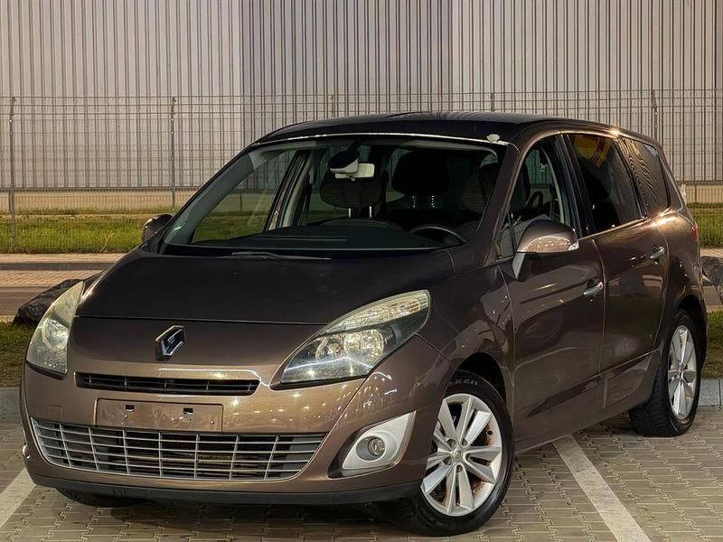 Gebraucht Renault Scénic III Dynamique 131 PS (96 kW) 2009 Braun Van / Kleinbus