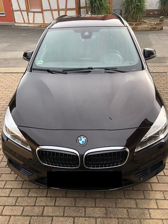 Braun Gebraucht 2016 BMW 218 Active Tourer M Sport Van / Kleinbus | 12.450 € (Superpreis) - Bild 1/4