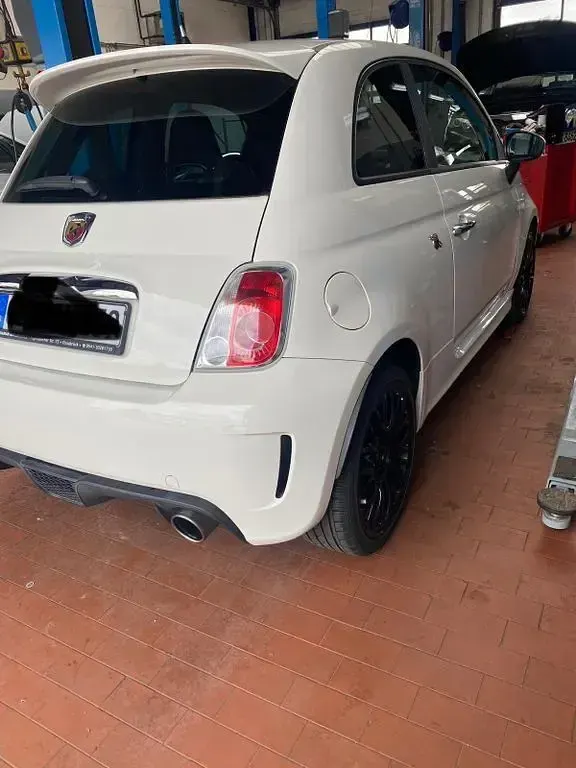 Gebraucht Abarth 500 135 PS (99 kW) 2011 Weiß Kleinwagen