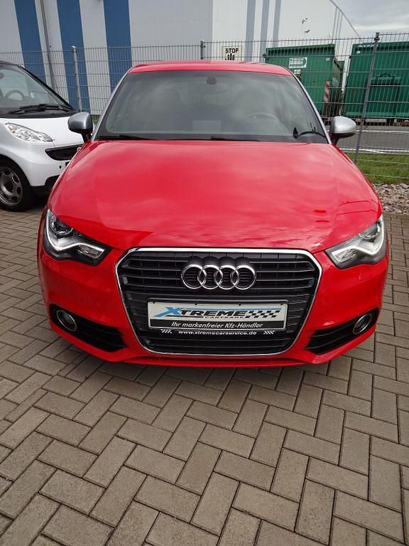 Gebraucht Audi A1 Attraction 86 PS (63 kW) 2015 Rot Kleinwagen
