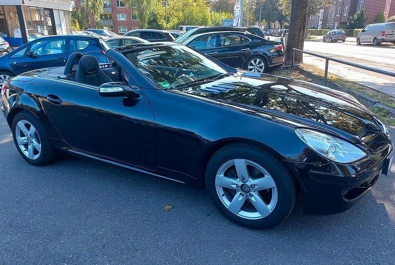 Schwarz Gebraucht 2006 Mercedes SLK200 Cabrio | 9.900 € (Fairer Preis) - Bild 1/4