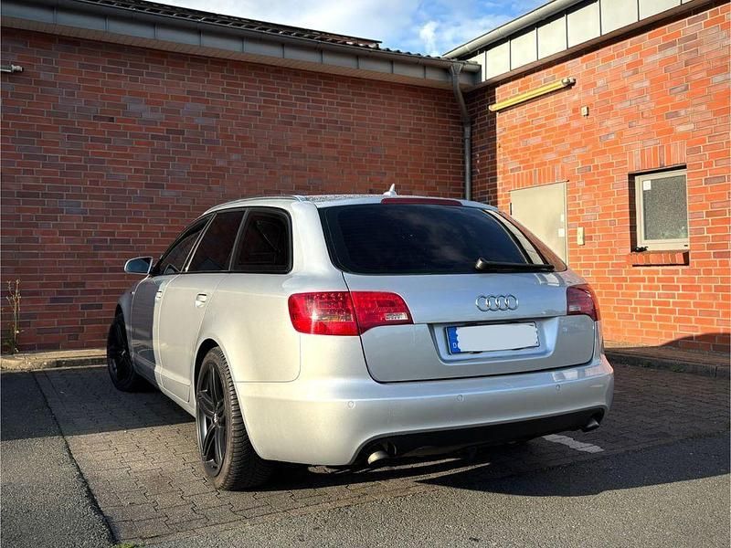 Silber Gebraucht 2007 Audi A6 Ambiente Kombi | 6.499 € (Fairer Preis) - Bild 1/4