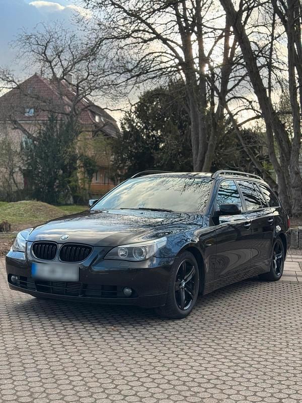 Gebraucht BMW 525 197 PS (144 kW) 2008 Schwarz Kombi