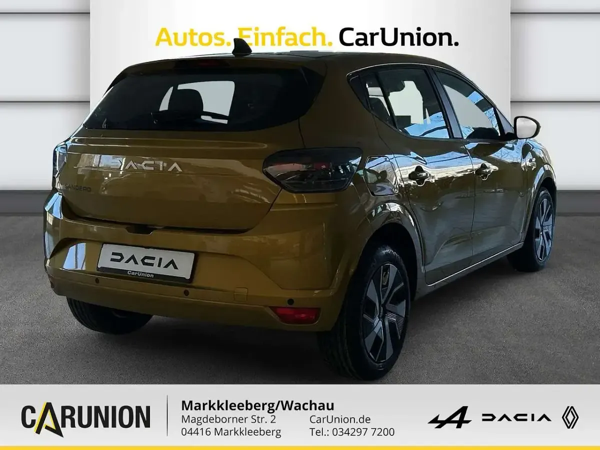 Neu Dacia Sandero Expression 101 PS (74 kW) 2026 Amber yellow Limousine