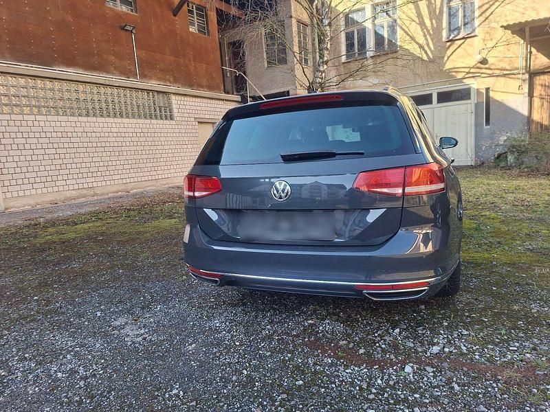 Gebraucht VW Passat Pro 190 PS (139 kW) 2019 Grau Kombi