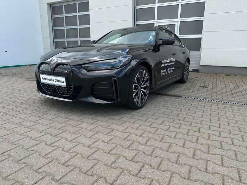 Black sapphire (metallic) Gebraucht 2023 BMW i4 Shadowline Limousine | 63.998 € (Teuer) - Bild 1/4