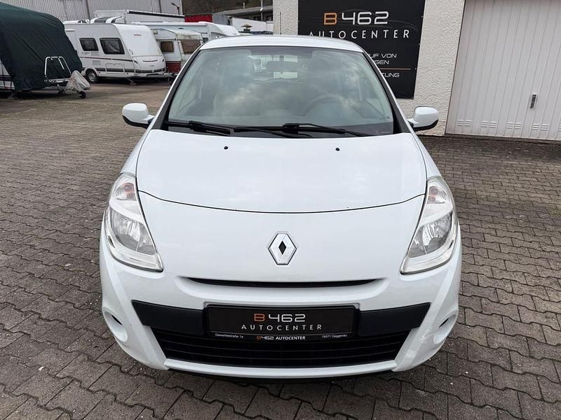 Gebraucht Renault Clio III Expression 75 PS (55 kW) 2010 Weiß Kleinwagen