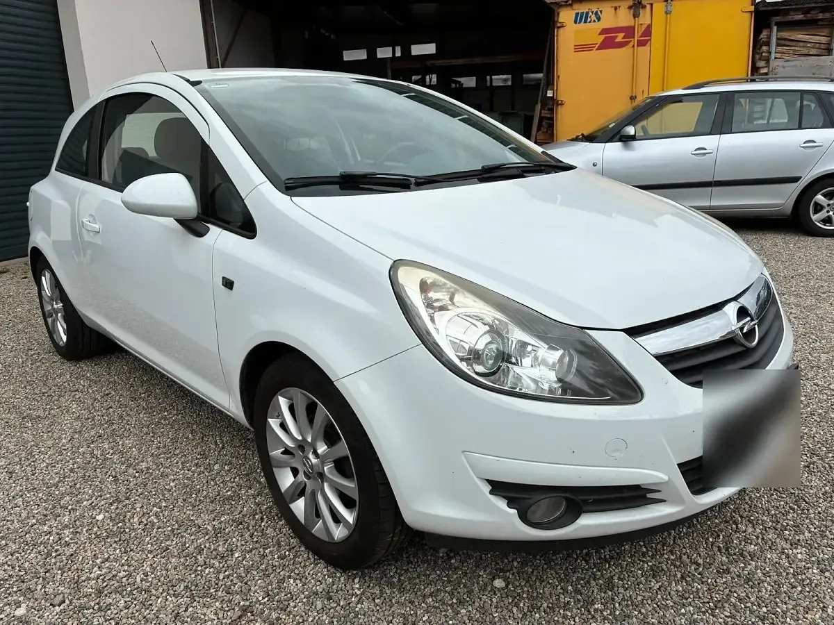 Gebraucht Opel Corsa 80 PS (58 kW) 2009 Weiß Kleinwagen