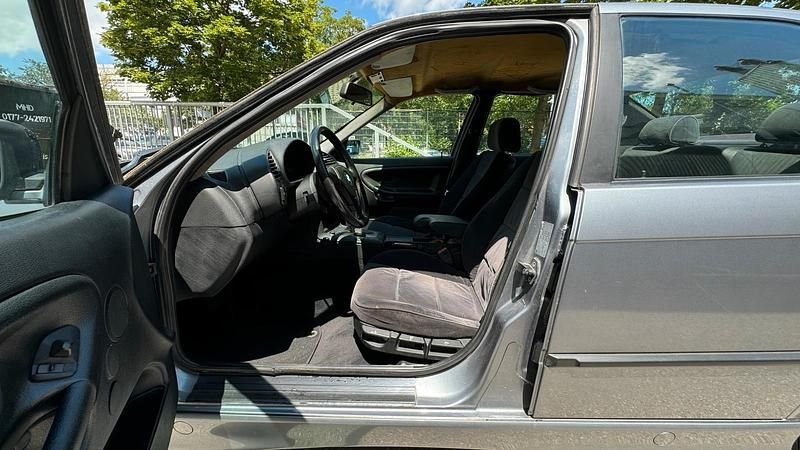 Second-hand BMW 320 150 CP (110 kW) 1996 Gri Berlinǎ